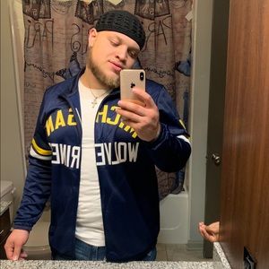 Meet your Posher, Robbie